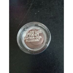 #95 chocolate suede eyeshadow Maybelline color tattoo 24hr